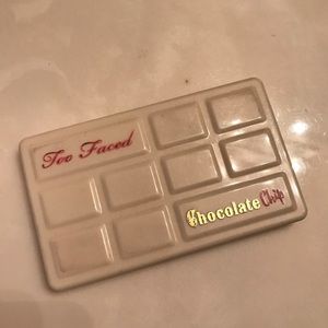 Too faced white chocolate chip Palette